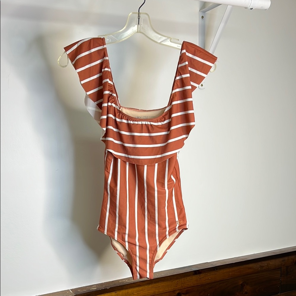 Albion Fit Rust and Cream Striped One Piece Swimsuit- Girl’s‎ 8/10